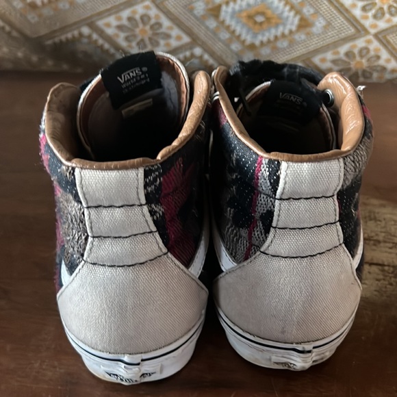 Vans - Picture 4 of 6